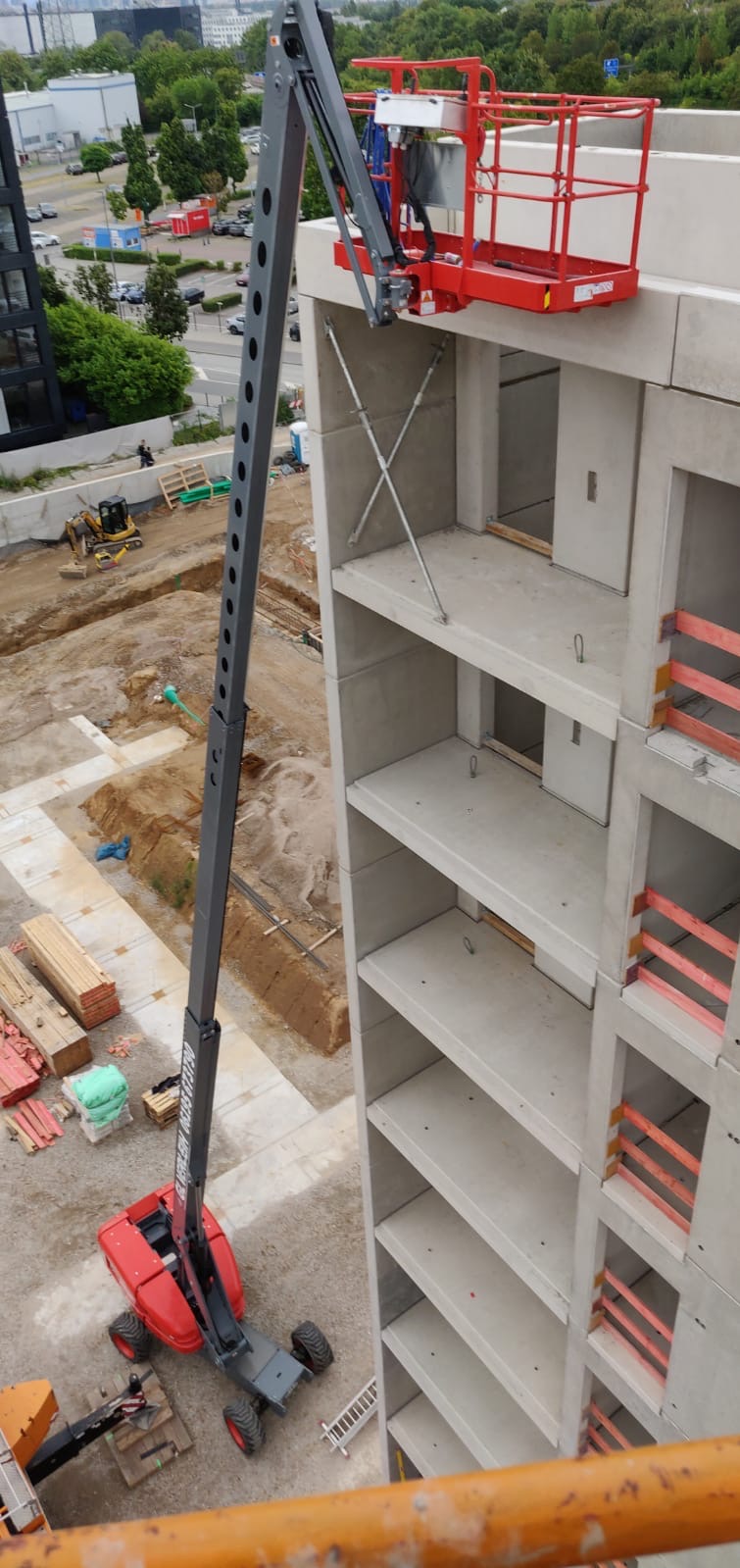 Treppenhaus & Techniknebengebäude